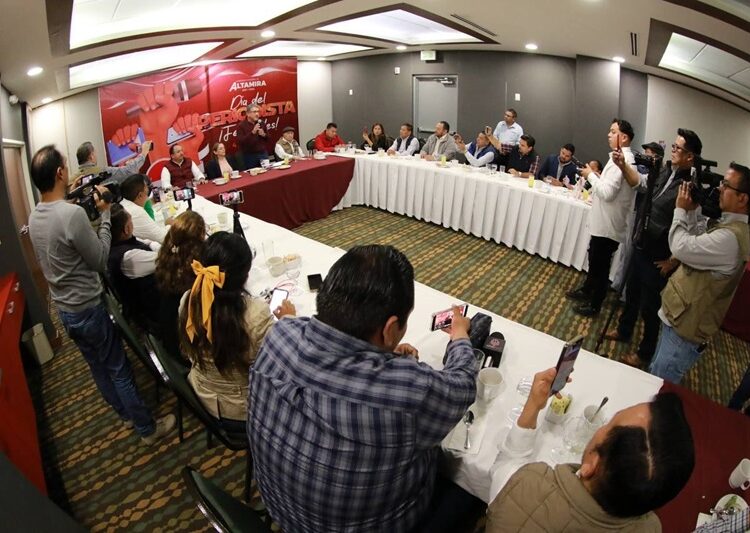 Reconoce Alcalde Armando Martínez ardua labor de los periodistas en su día