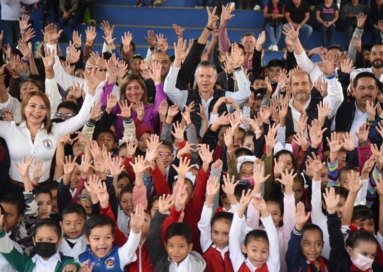 Reitera Chucho Nader compromiso con el sector educativo