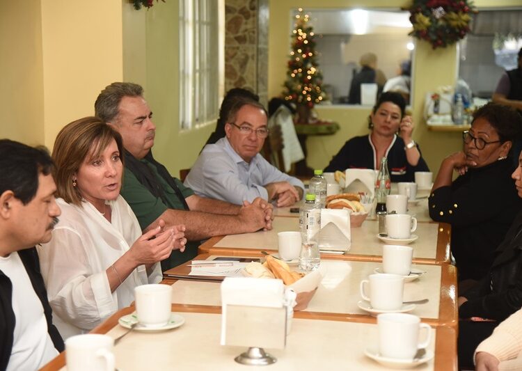 Sostiene Rosa González Productivo Diálogo con Empresarios de Tampico