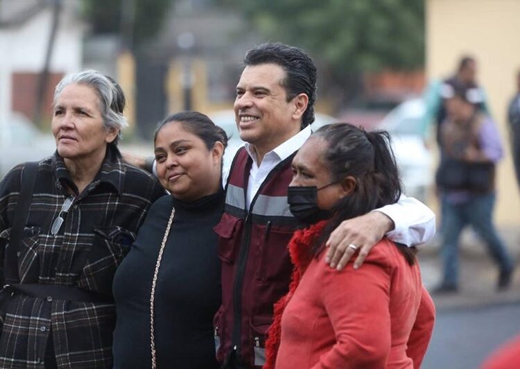 Supervisa Lalo Gattás pavimentación en la Nacozari y 7 de Noviembre