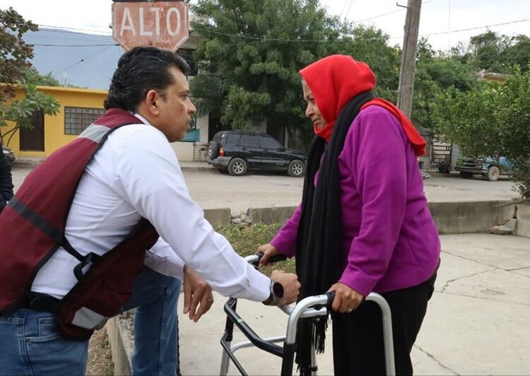 Supervisa Lalo Gattás pavimentación en la Nacozari y 7 de Noviembre