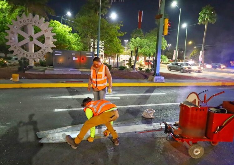 Trabajan horas nocturnas en el embellecimiento de Victoria