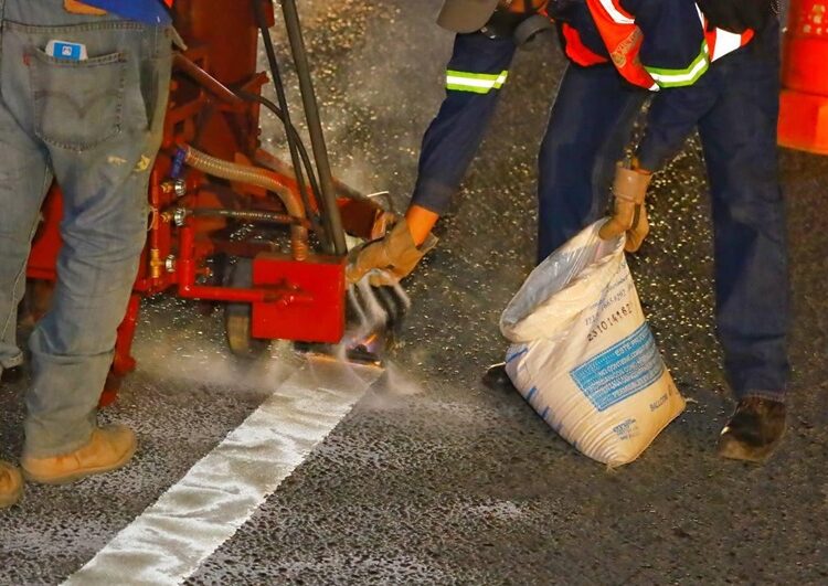 Trabajan horas nocturnas en el embellecimiento de Victoria