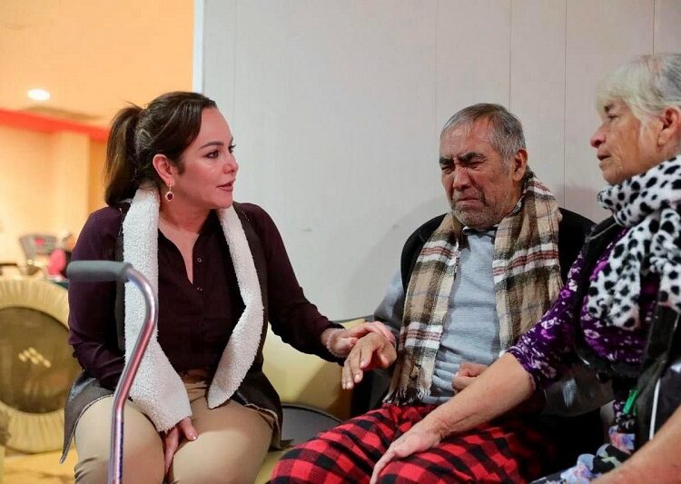 Desea Carmen Lilia feliz año 2024 a los neolaredenses