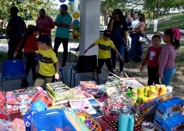 Celebra SSP Reyes a hijos e hijas del personal