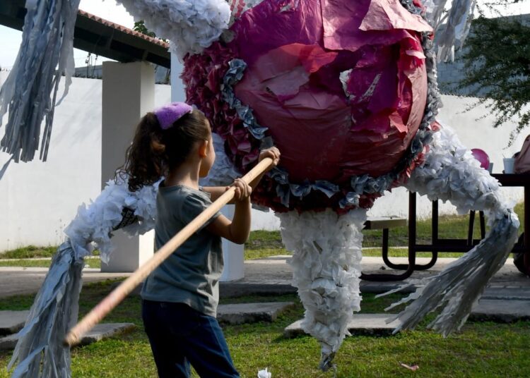 Celebra SSP Reyes a hijos e hijas del personal