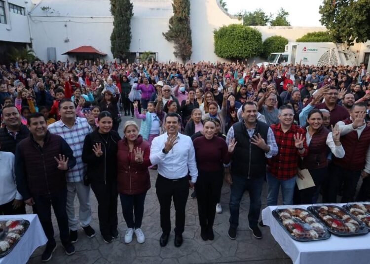 Lucy y Lalo festejan el Día de Reyes con líderes y sus familias