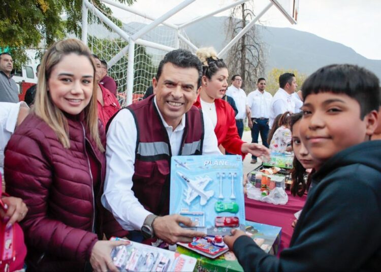 Lucy y Lalo festejan el Día de Reyes con líderes y sus familias