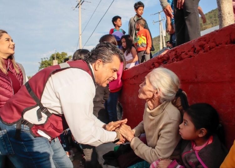 Lucy y Lalo festejan el Día de Reyes con líderes y sus familias