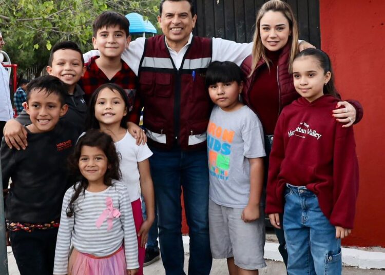 Lucy y Lalo festejan el Día de Reyes con líderes y sus familias