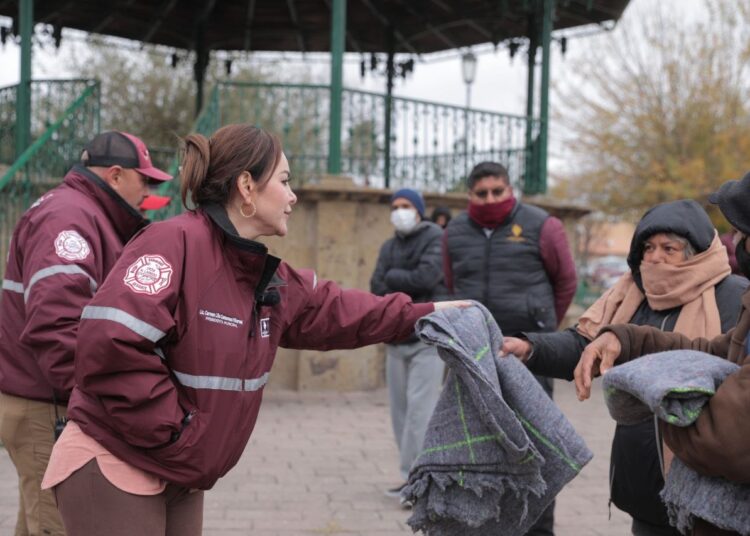En NLD Carmen Lilia encabeza Operativo Carrusel por bajas temperaturas