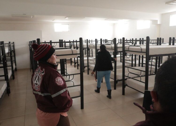 En NLD Carmen Lilia encabeza Operativo Carrusel por bajas temperaturas