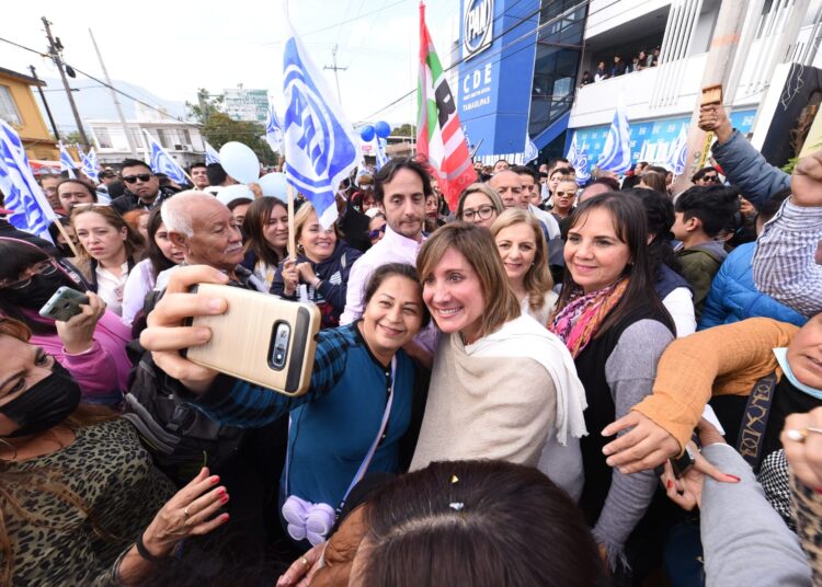 Impresionante Registro de Rosa González y Aída Féres de Nader