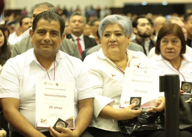 AVA anuncia aumento del 20% a burócratas de Tamaulipas