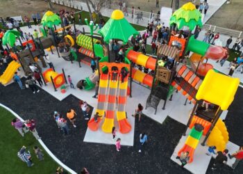 Agradecen familias de NLD renovación del Parque Mendoza