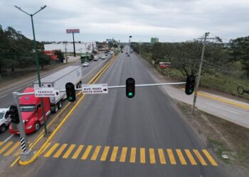 Altamira pone en marcha el primer semáforo inteligente