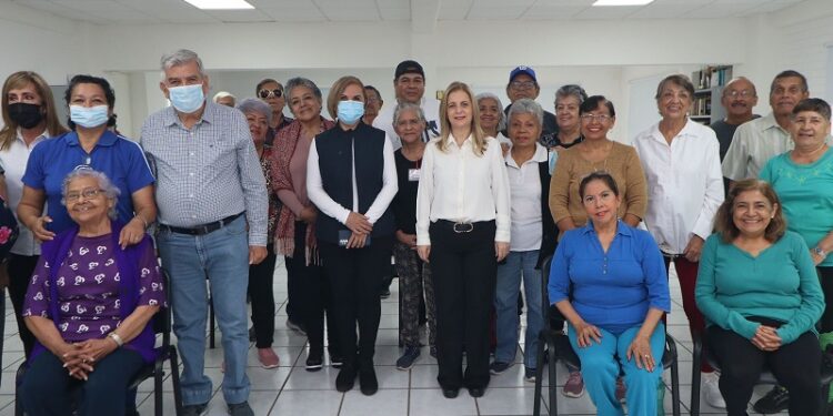 DIF Tampico brinda atención a cientos de adultos mayores