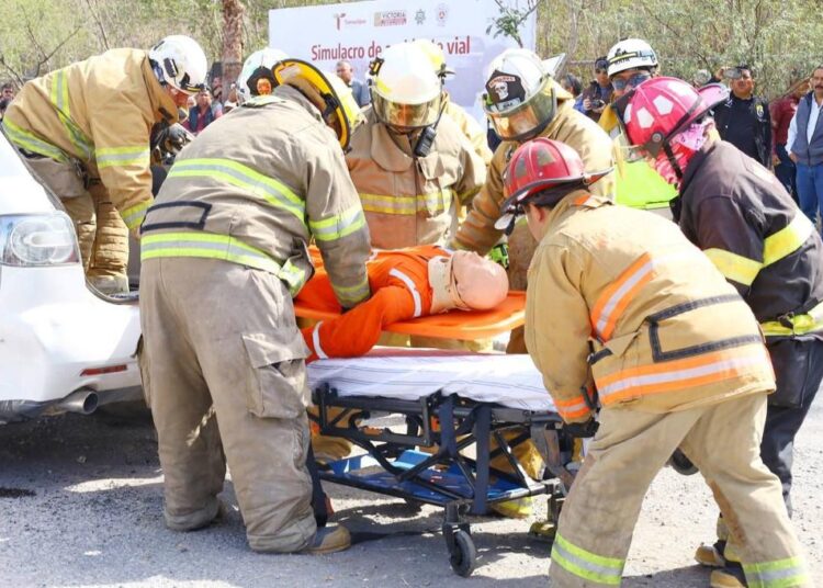 Reconoce Lalo Gattás labor de personal de PC y Tránsito