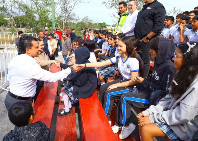 Reconoce Lalo Gattás labor de personal de PC y Tránsito