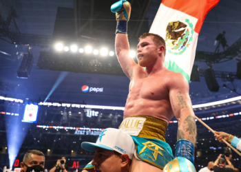 Para acallar críticas, Canelo Álvarez debe pelear contra David Benavidez