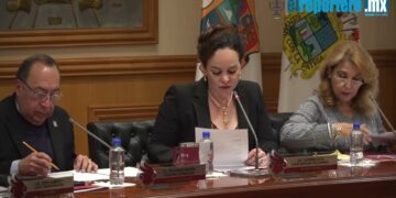 Tecolotes de los Dos Laredos reconocen a Carmen Lilia Canturosas por su impulso al deporte