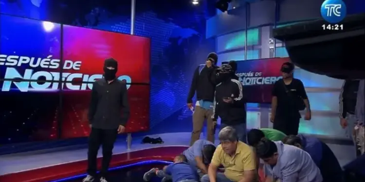 Presidente de Ecuador ordena al ejército a combatir «terroristas»