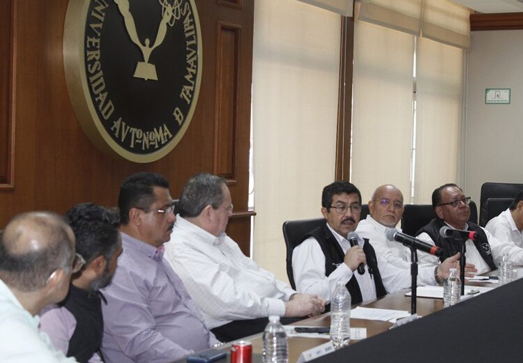 Rector estrecha vínculos de la UAT con sector empresarial del sur de Tamaulipas