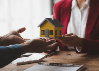 Cómo elegir entre townhouses modernos y tradicionales
