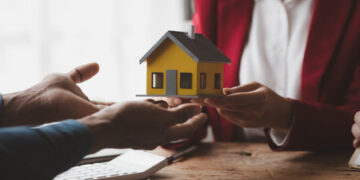 Cómo elegir entre townhouses modernos y tradicionales
