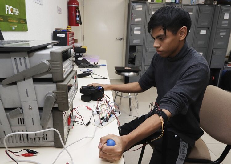 Impulsa la UAT proyectos del laboratorio de Inteligencia Artificial en el Campus Victoria
