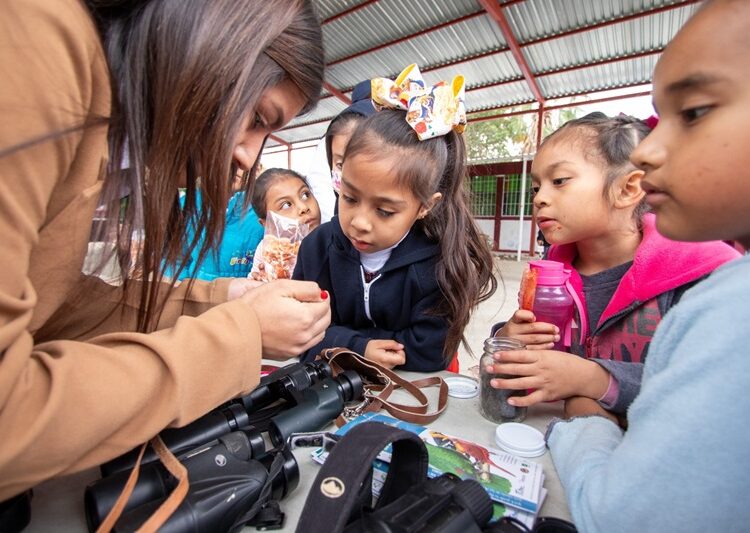 Promueve UAT actividades científicas para alumnas de escuelas primarias