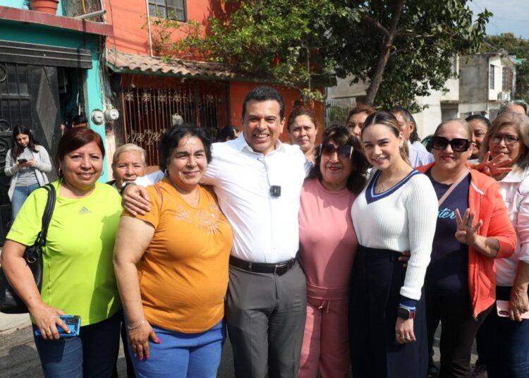 Lalo Gattás le cumple a vecinos de Las Flores