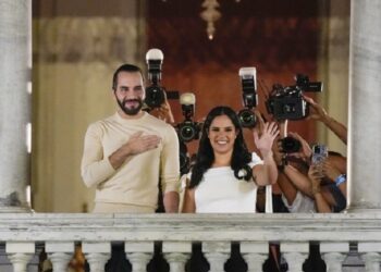 Tribunal Electoral de El Salvador, oficializa reelección de Bukele