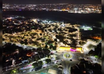 Agradecen familias neolaredenses nueva iluminación en Parque Viveros