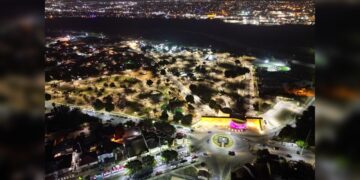 Agradecen familias neolaredenses nueva iluminación en Parque Viveros