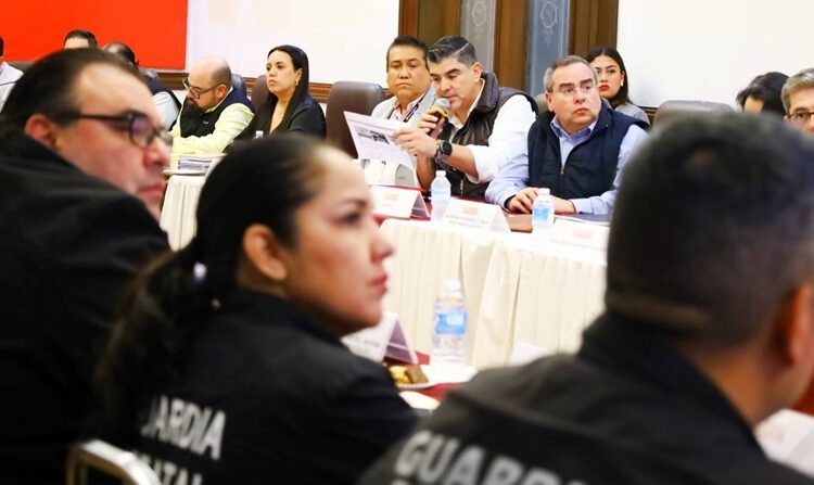 Alerta asociación de bancos de presencia de estafadores en cajeros