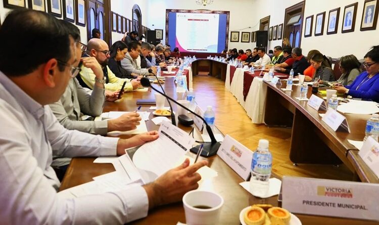 Alerta asociación de bancos de presencia de estafadores en cajeros