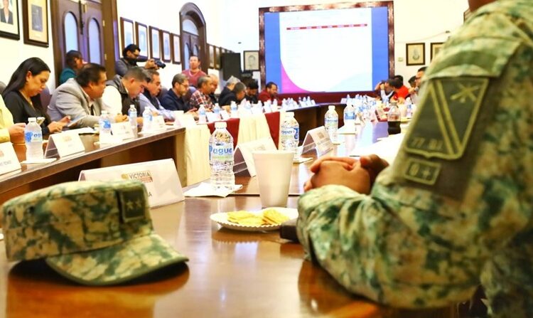 Alerta asociación de bancos de presencia de estafadores en cajeros