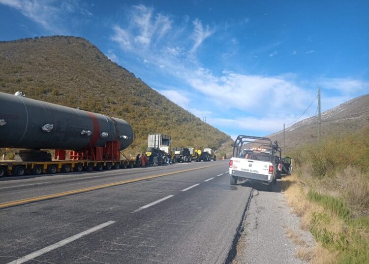 Alerta: circulación cerrada en ambos sentidos de la Carretera Federal 101 por paso de calderas