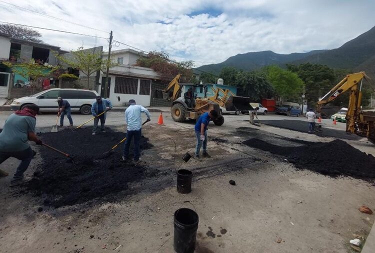 Amplía Municipio de Victoria programa de bacheo a más colonias