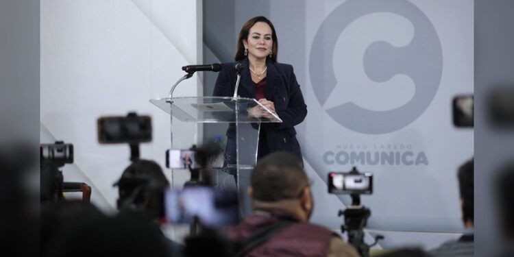 Anuncia Carmen Lilia fecha de entrega de tarjetas bancarias a beneficiarios de Beca UNE