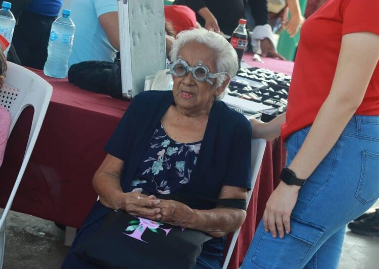 Beneficia DIF Altamira a mil personas con jornada gratuita de salud visual
