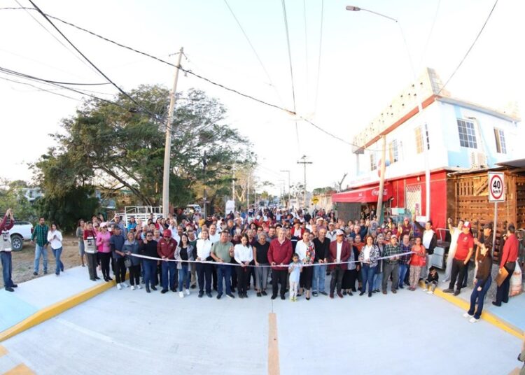 Beneficia Gobierno Altamirense al Fracc. Los Naranjos con obra de pavimentación