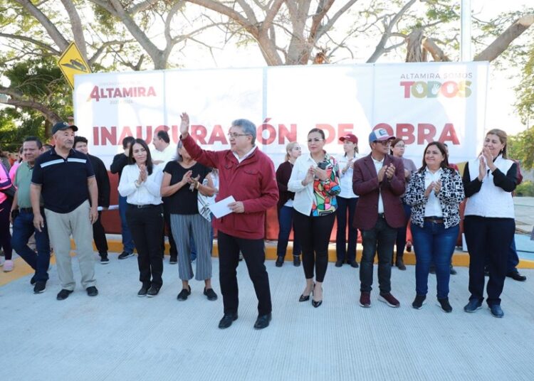 Beneficia Gobierno Altamirense al Fracc. Los Naranjos con obra de pavimentación