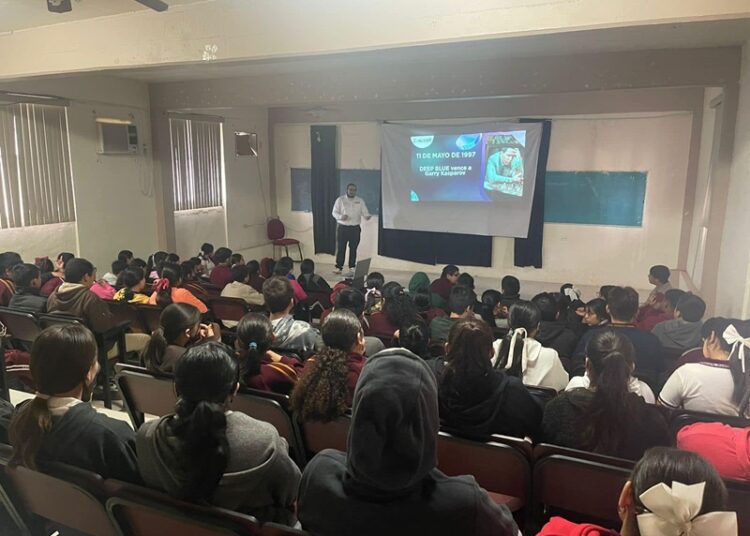 Brinda IMJUVE pláticas de concientización a estudiantes y trabajadores