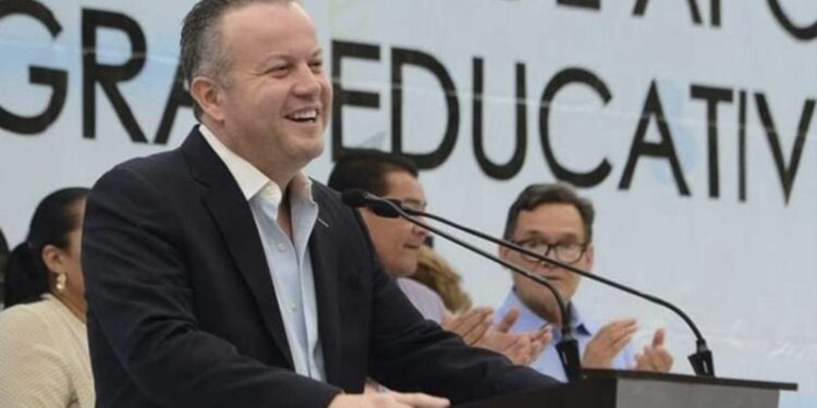 Regresa Carlos Canturosas a la escena política de Tamaulipas