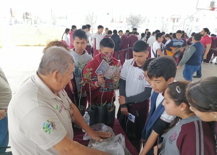 Con pláticas educativas crean conciencia para cuidado del Medio Ambiente