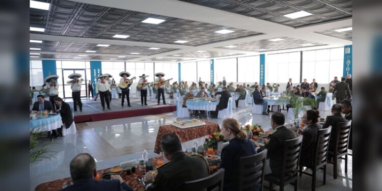 Conmemoran Día del Ejército Mexicano con desayuno en NLD