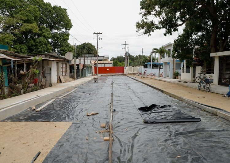 Continúa Chucho impulsando obras de pavimentación en la Zona Norte