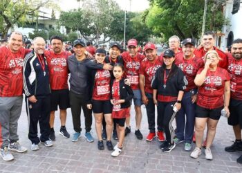 Conviven y fomentan el deporte Lucy y Lalo en familia